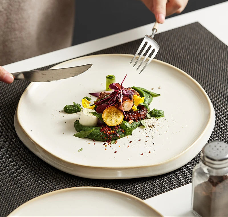 NOMA Plate™ — Assiettes Céramique Design Épuré