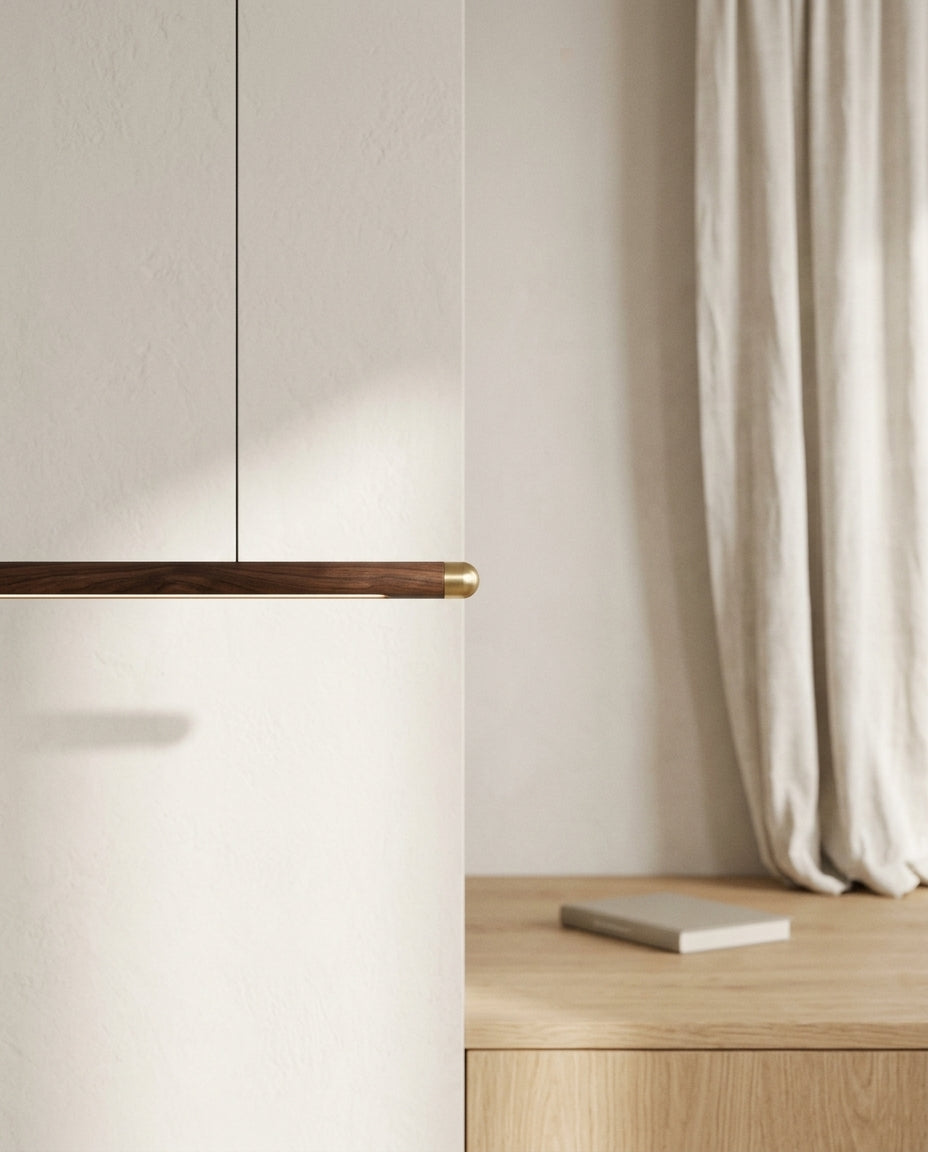 Lampes suspendues en noyer noir en situation