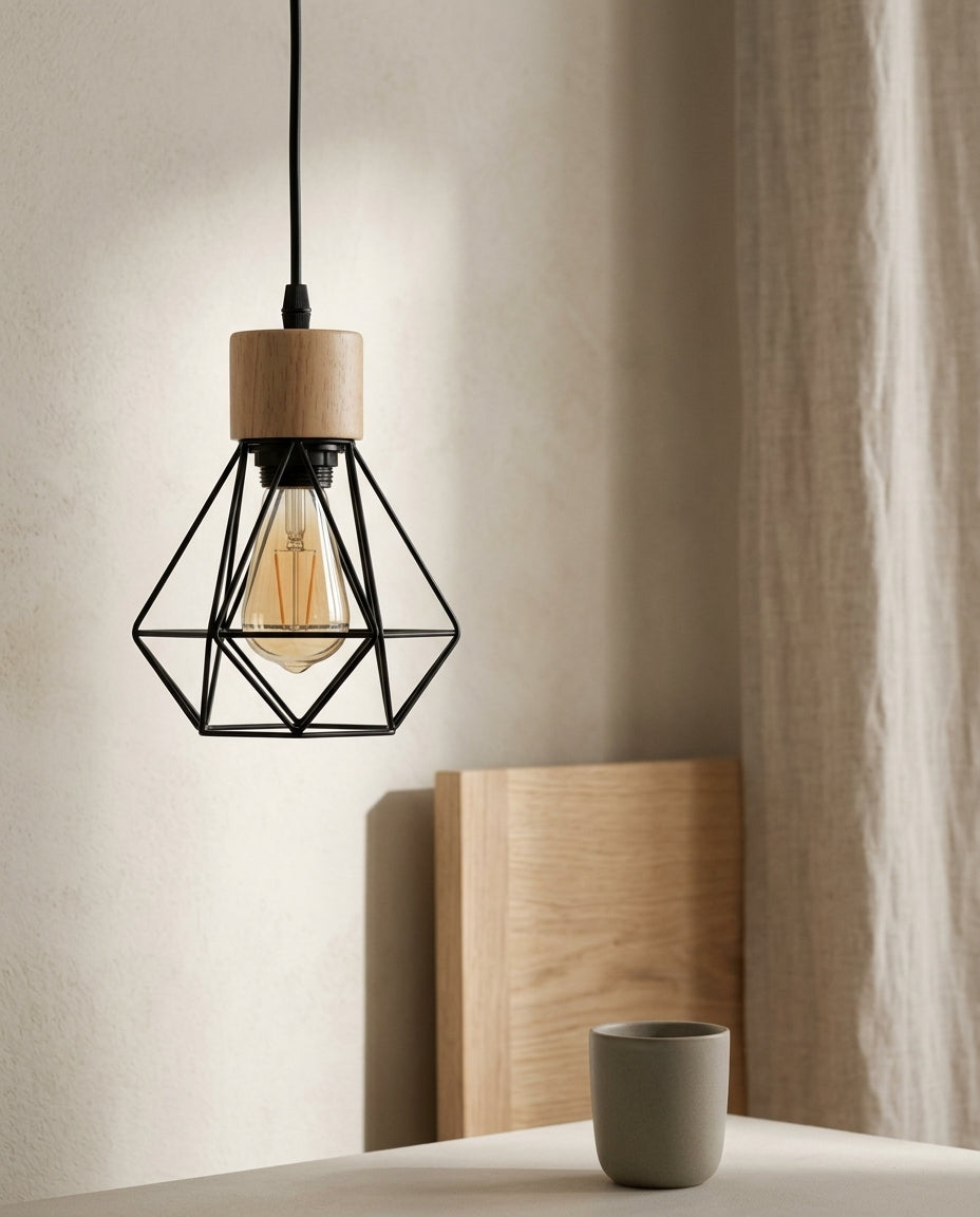 Suspension vintage bois et fer en situation