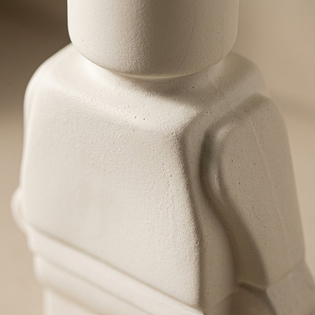 Vase Robot en céramique finition mate, détail