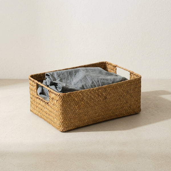 Panier en jonc de mer tissé